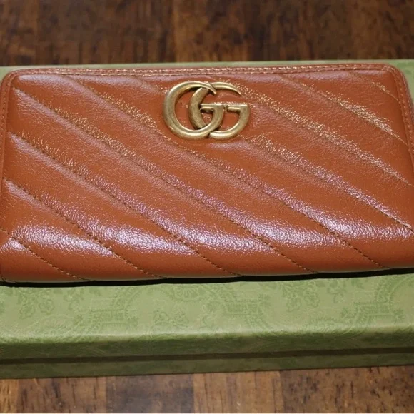 Authentic Gucci Marmot Wallet gold hardware - Picture 4 of 6